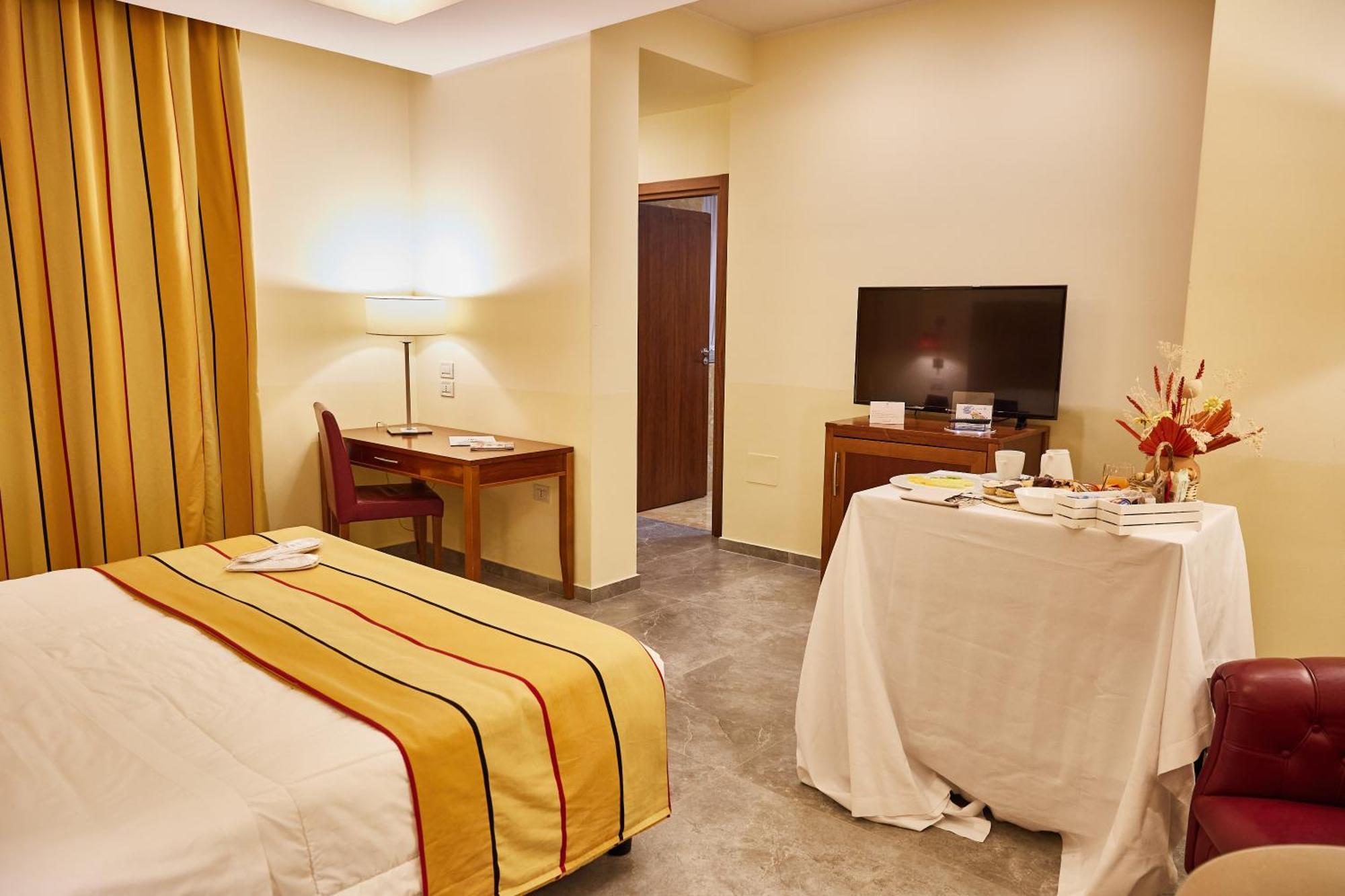 Appia Antica Hotel Corato Ngoại thất bức ảnh